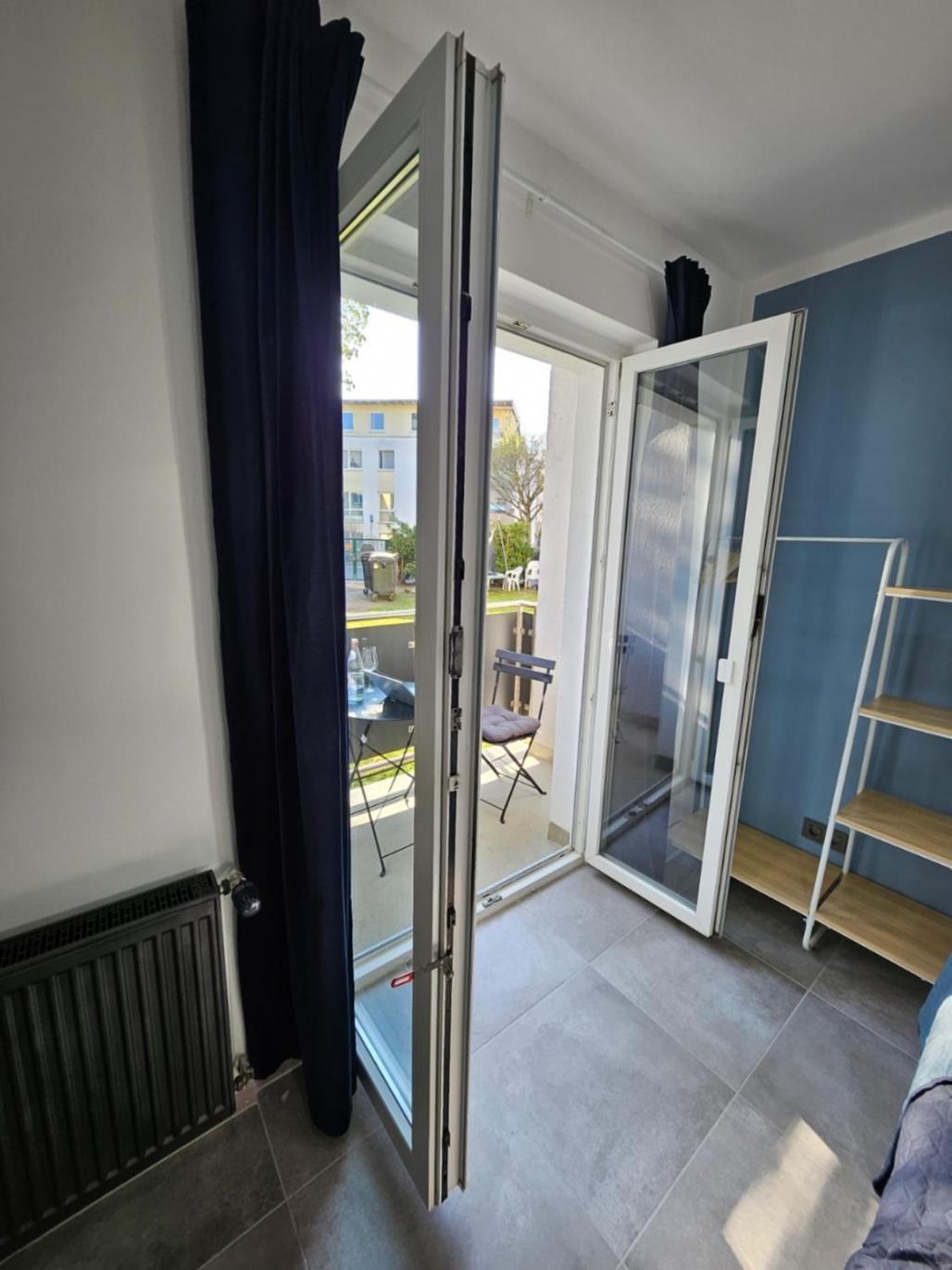 Modern Homes - Voll Ausgestatte Wohnung - Balkon - Hotelbetten - 4K Tv - Wlan Moers Exterior foto